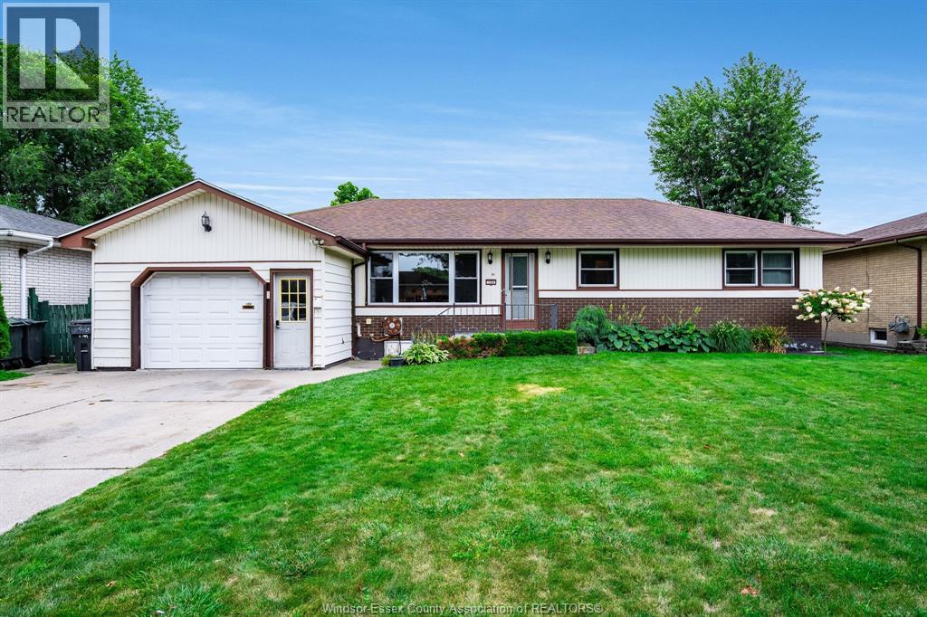 MLS# 25026172: 104 Danforth AVENUE, Leamington, Canada