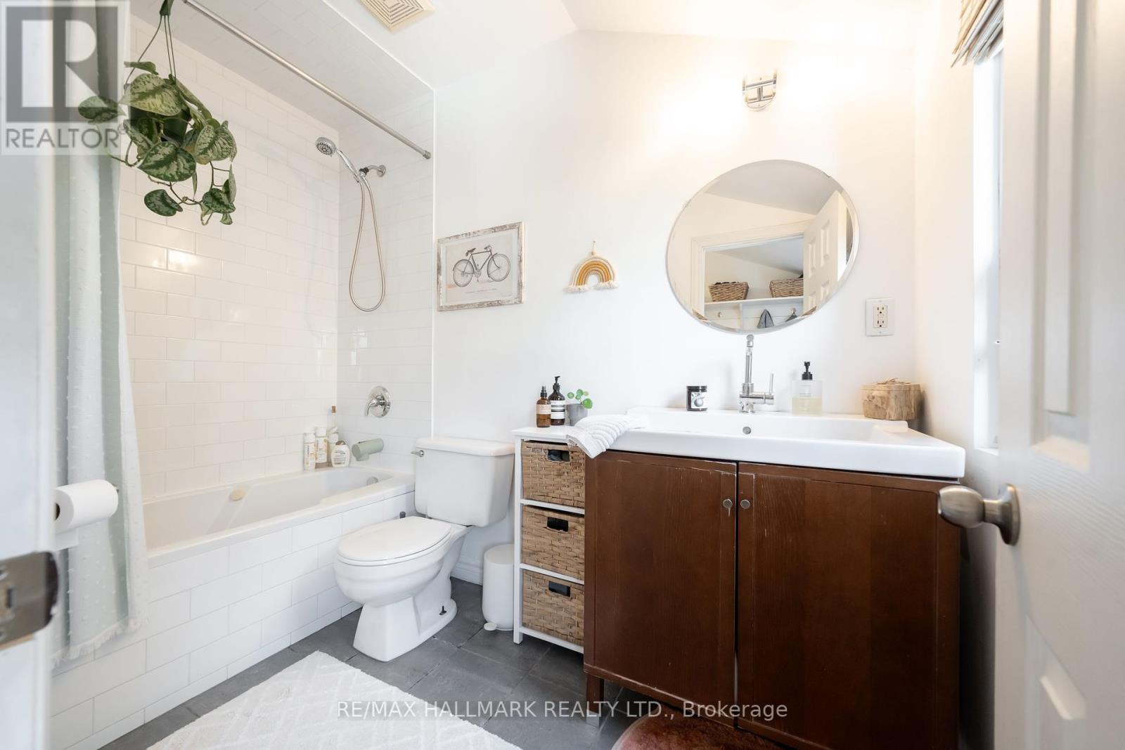 38 Brookfield Street, Toronto, Ontario  M6J 3A9 - Photo 11 - C12462954
