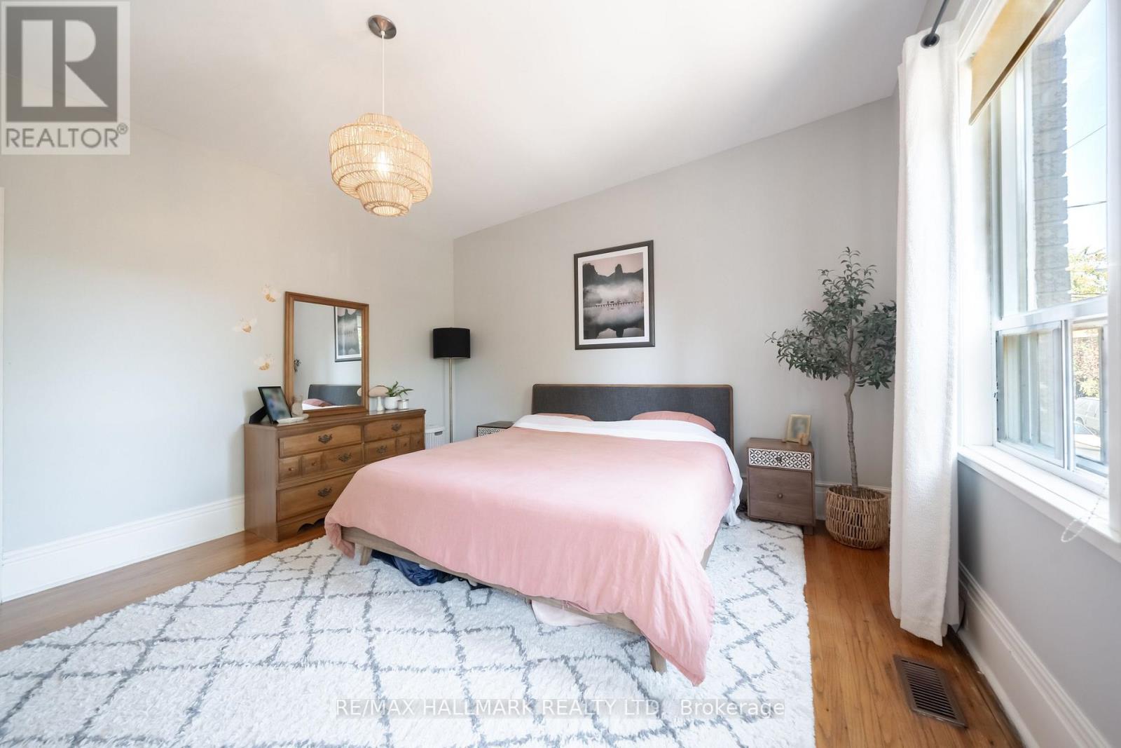 38 Brookfield Street, Toronto, Ontario  M6J 3A9 - Photo 14 - C12462954