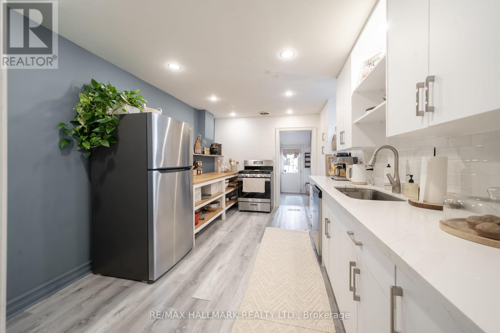 38 Brookfield Street, Toronto, Ontario  M6J 3A9 - Photo 7 - C12462954