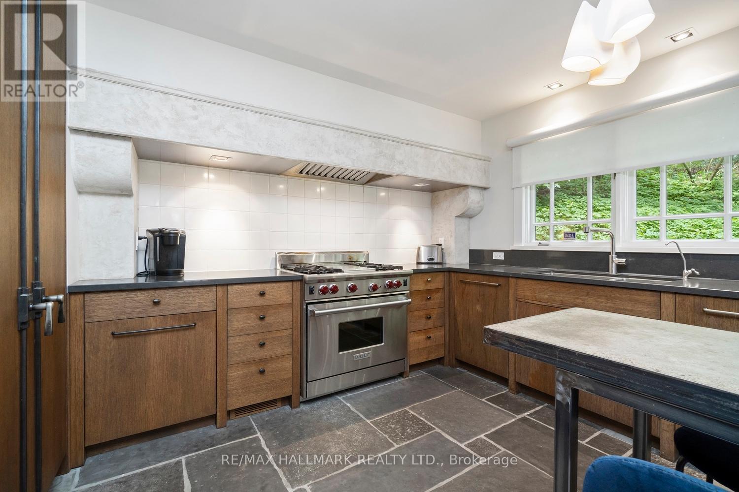 78 Wychwood Park, Toronto, Ontario  M6G 2V5 - Photo 6 - C12462971