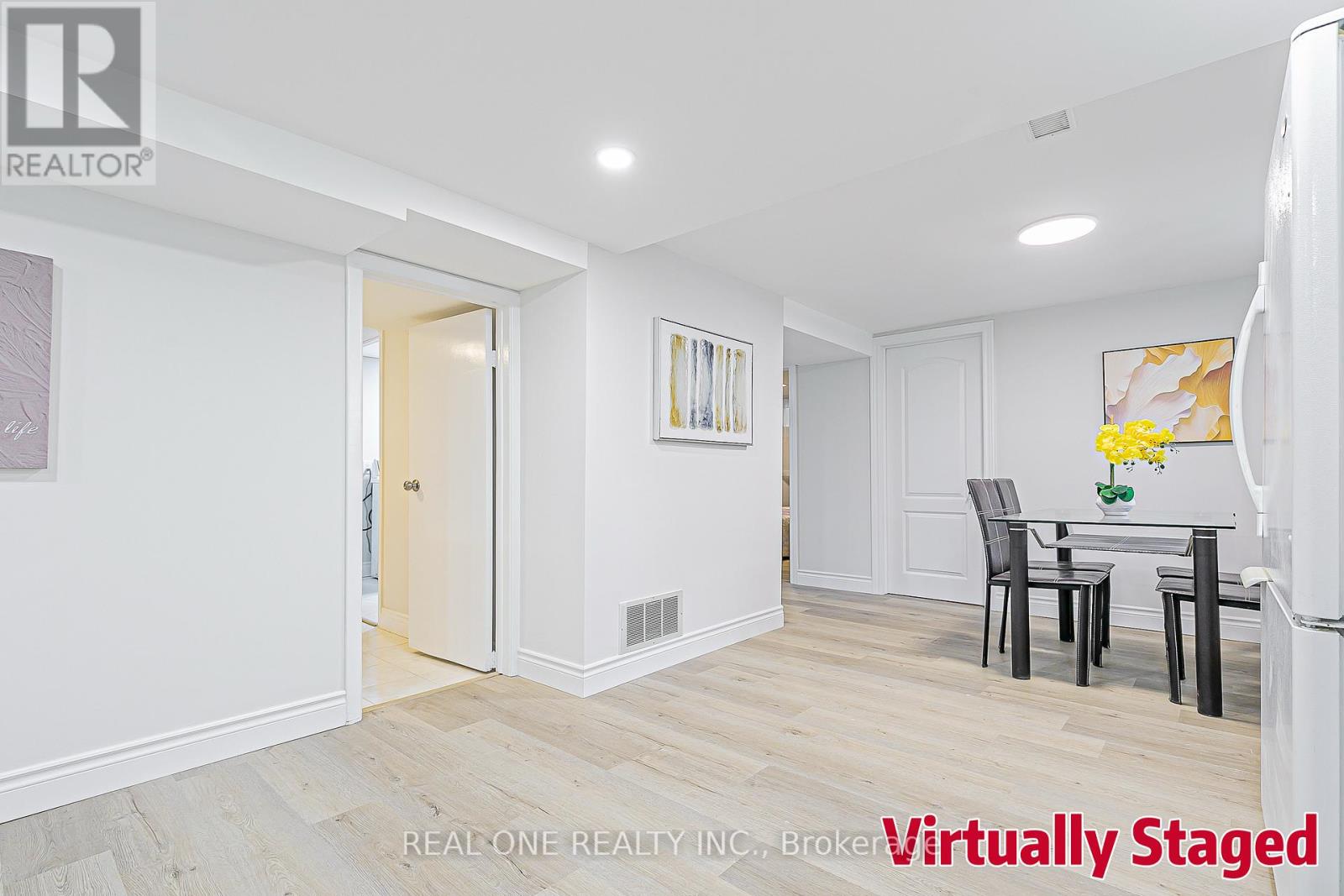 368 Hollyberry Trail, Toronto, Ontario  M2H 2P6 - Photo 7 - C12463007