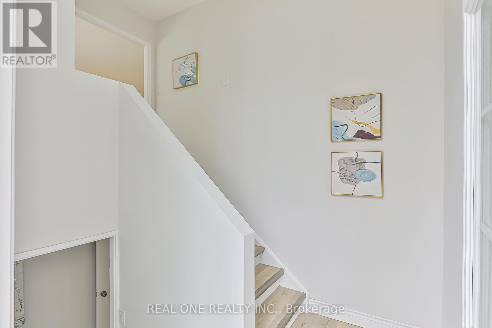 368 Hollyberry Trail, Toronto, Ontario  M2H 2P6 - Photo 4 - C12463029