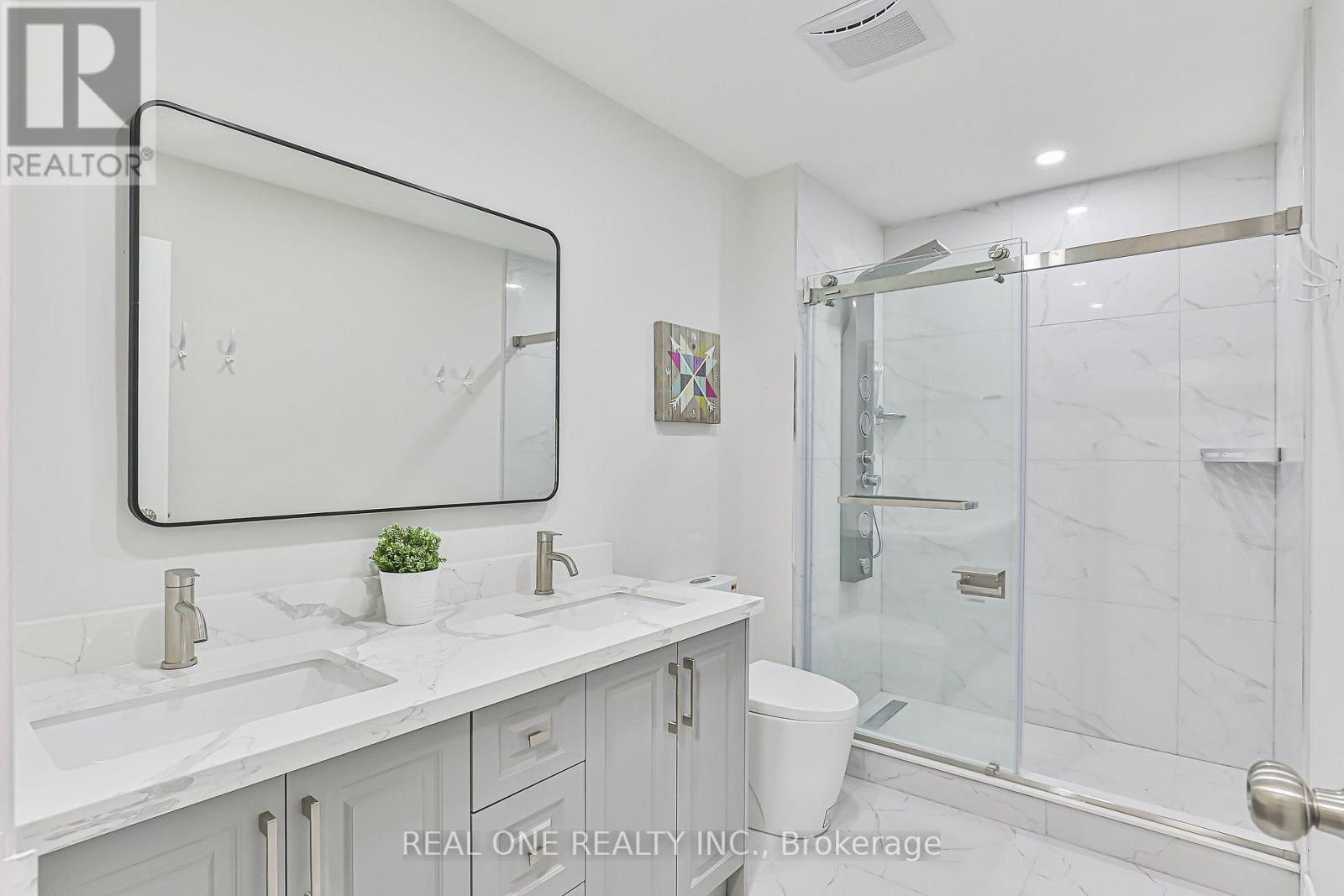368 Hollyberry Trail, Toronto, Ontario  M2H 2P6 - Photo 6 - C12463029