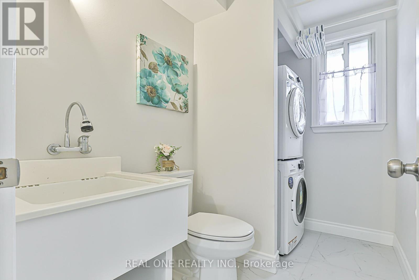 368 Hollyberry Trail, Toronto, Ontario  M2H 2P6 - Photo 7 - C12463029