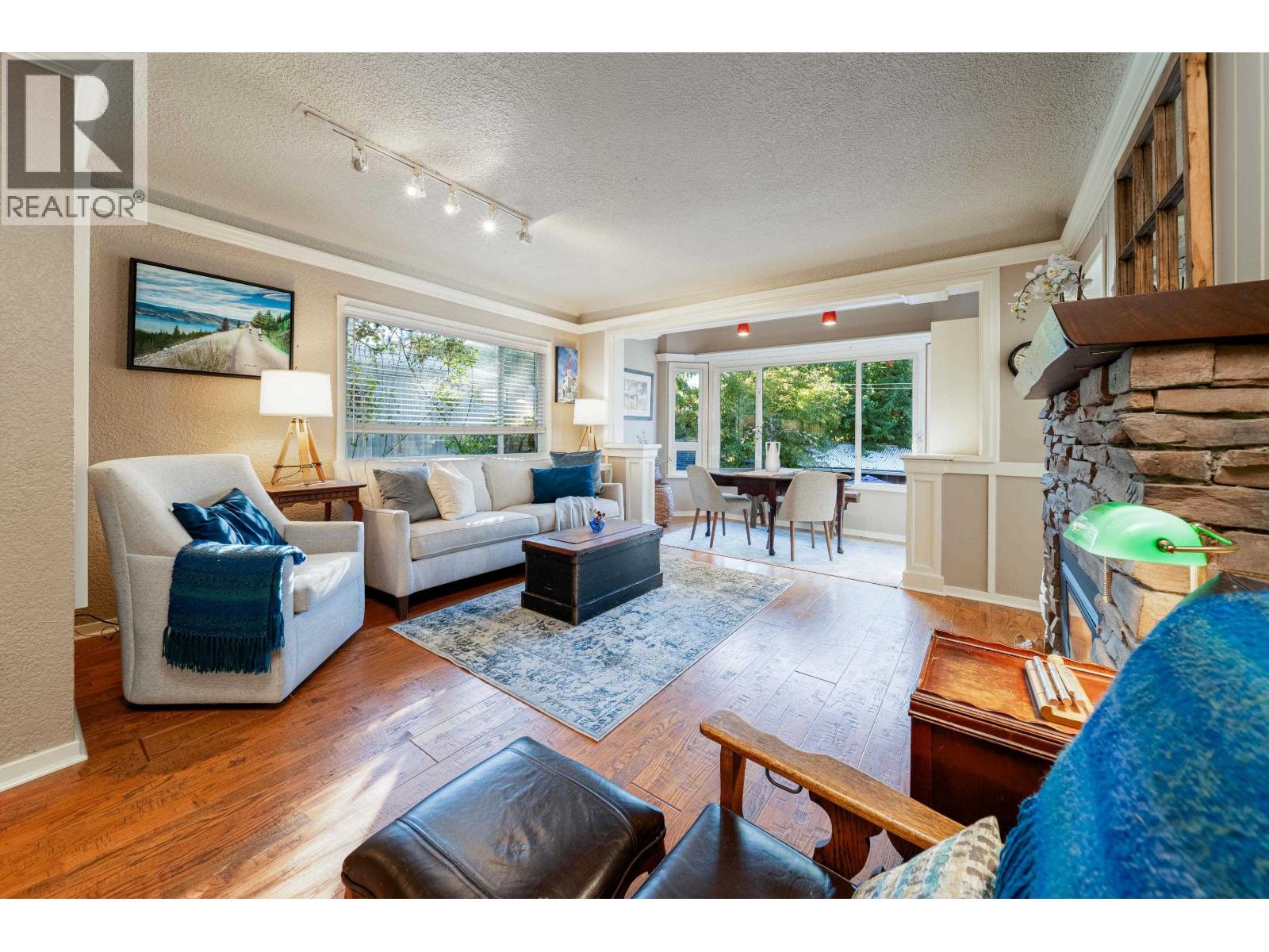704 Townley Street, Coquitlam, British Columbia  V3J 4N1 - Photo 10 - R3058553