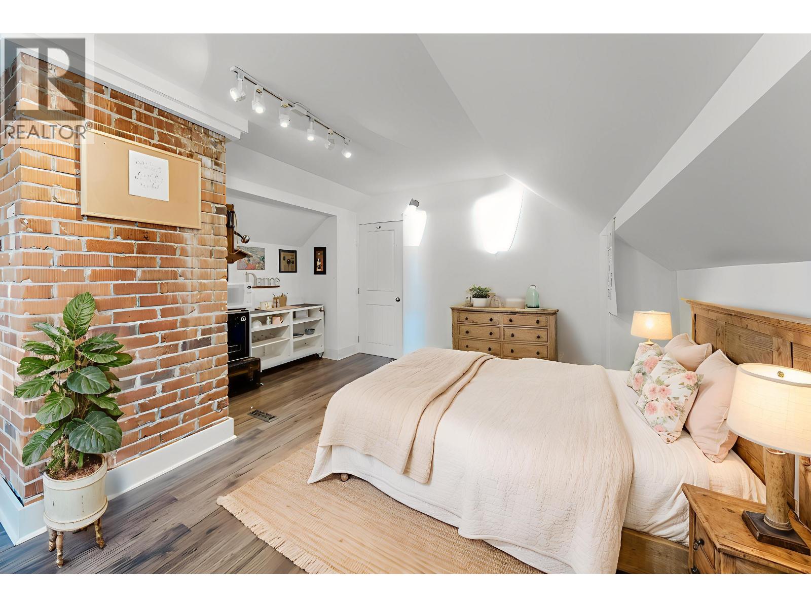 704 Townley Street, Coquitlam, British Columbia  V3J 4N1 - Photo 32 - R3058553