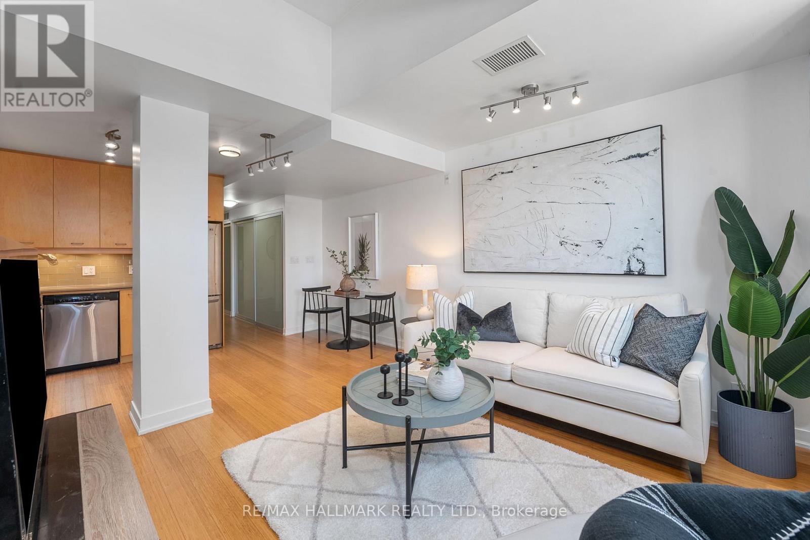 239 - 201 Carlaw Avenue, Toronto, Ontario  M4M 2S1 - Photo 2 - E12462898