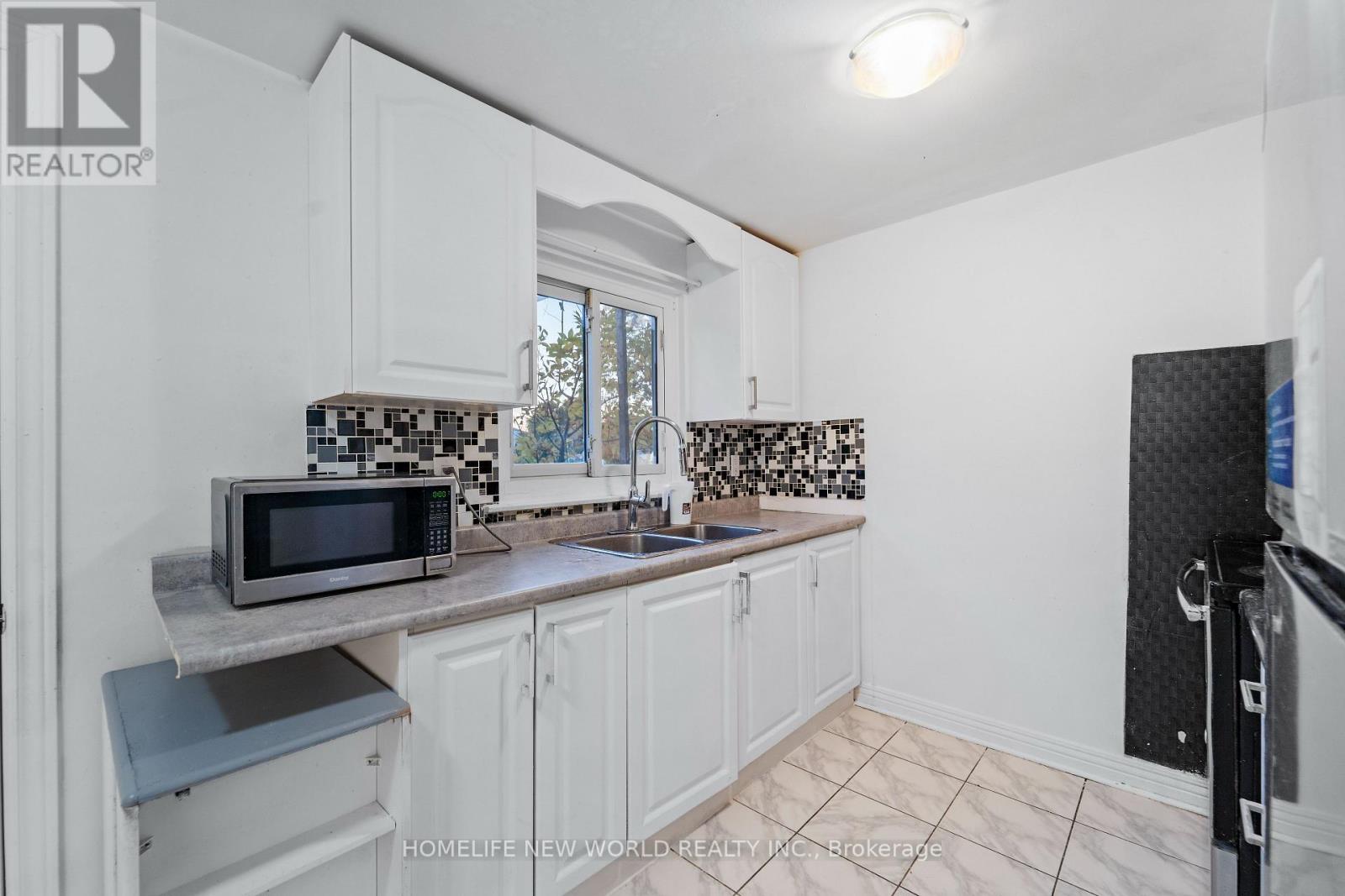 3 Brisbourne Grove, Toronto, Ontario  M1B 1P2 - Photo 5 - E12462927