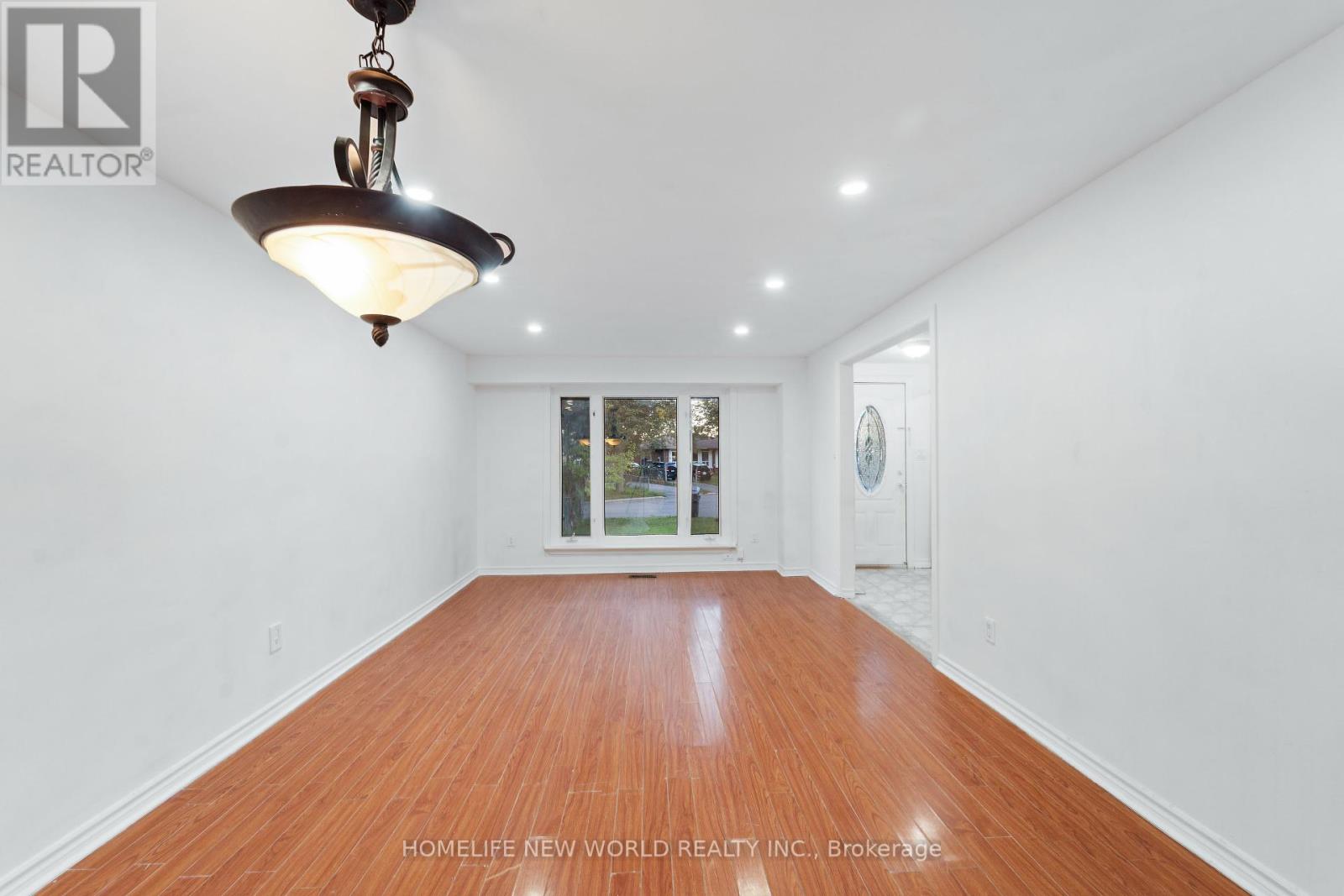 3 Brisbourne Grove, Toronto, Ontario  M1B 1P2 - Photo 7 - E12462927