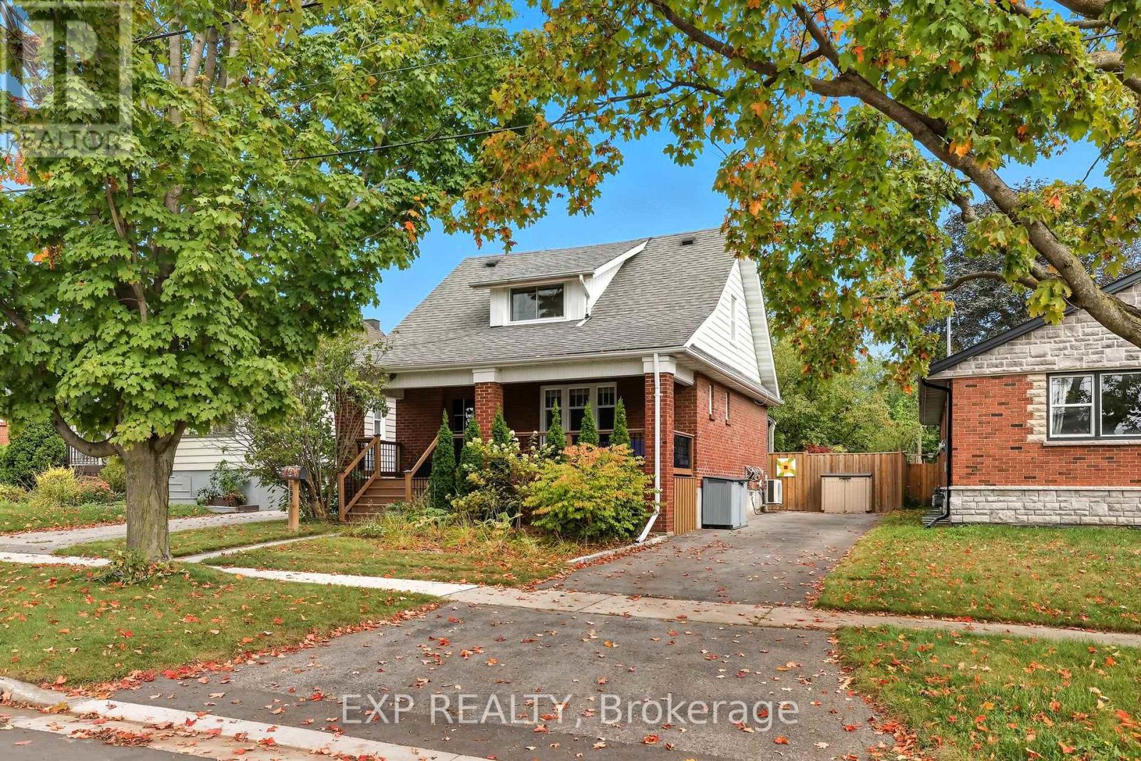 695 Hortop Street, Oshawa, Ontario  L1G 4N7 - Photo 2 - E12462945