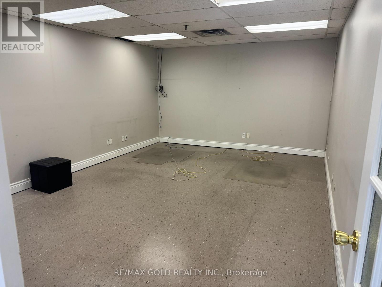 5 - 1935 Drew Road, Mississauga, Ontario  L5S 1M7 - Photo 4 - W12456036