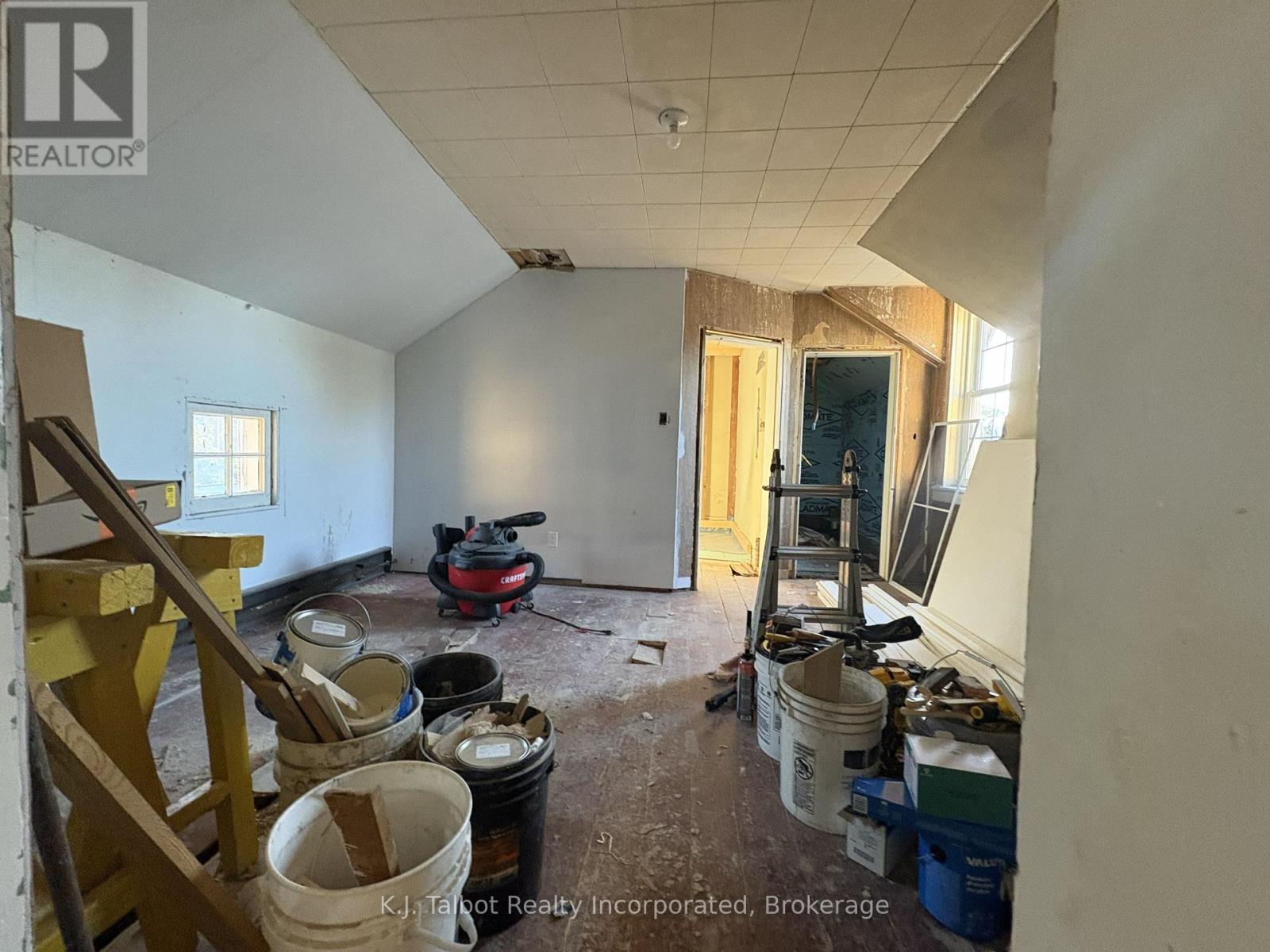 10 West William Street, Huron East, Ontario  N0K 1W0 - Photo 19 - X12454245