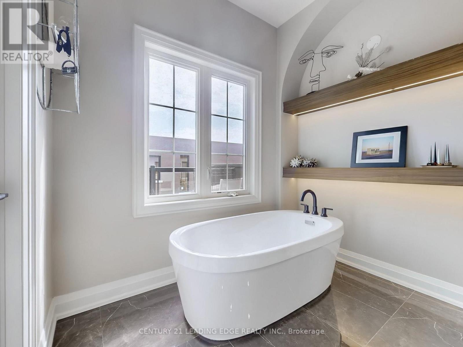 31 Naughton Drive, Richmond Hill, Ontario  L4C 4M6 - Photo 24 - N12462914
