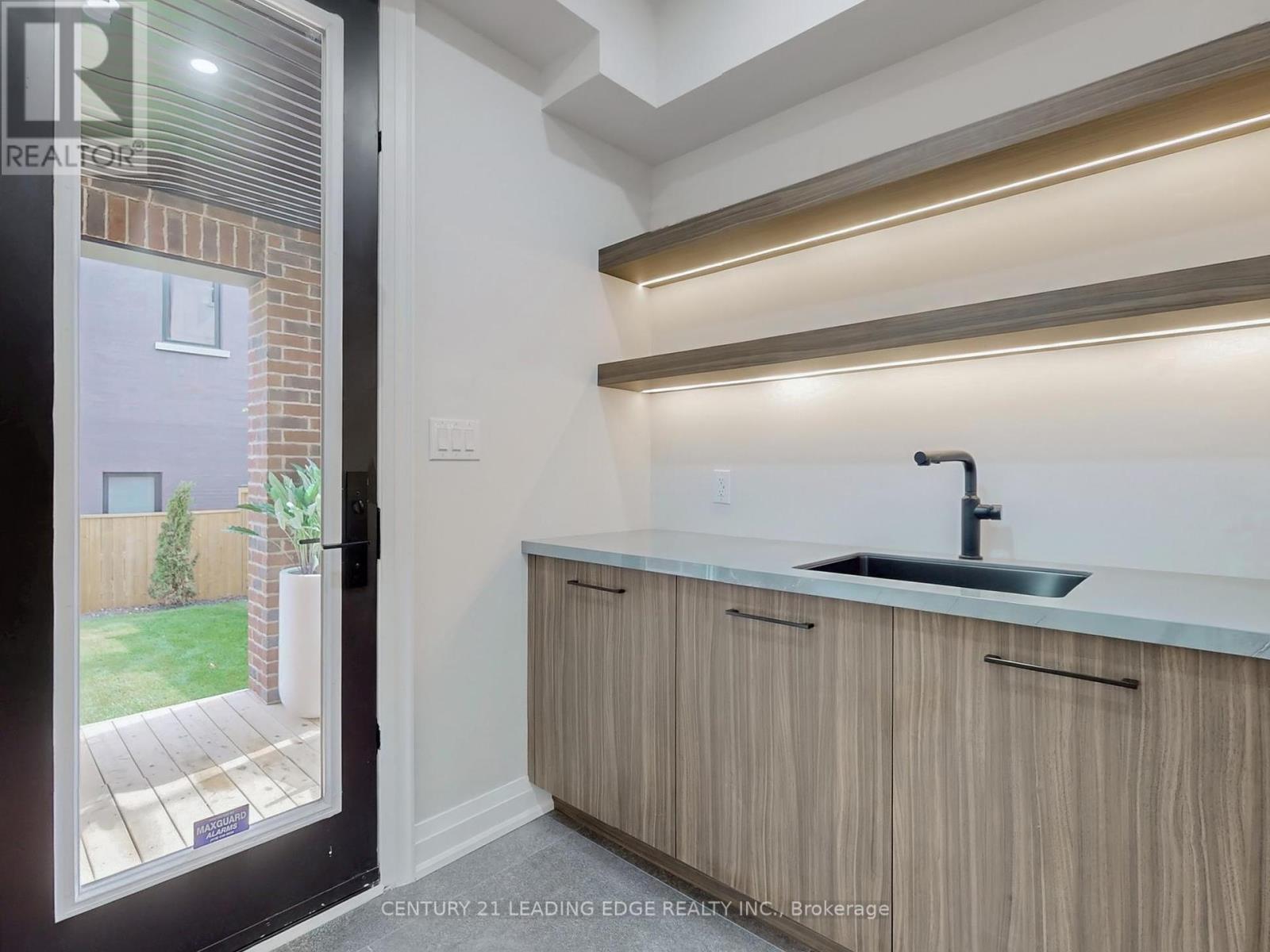 31 Naughton Drive, Richmond Hill, Ontario  L4C 4M6 - Photo 39 - N12462914