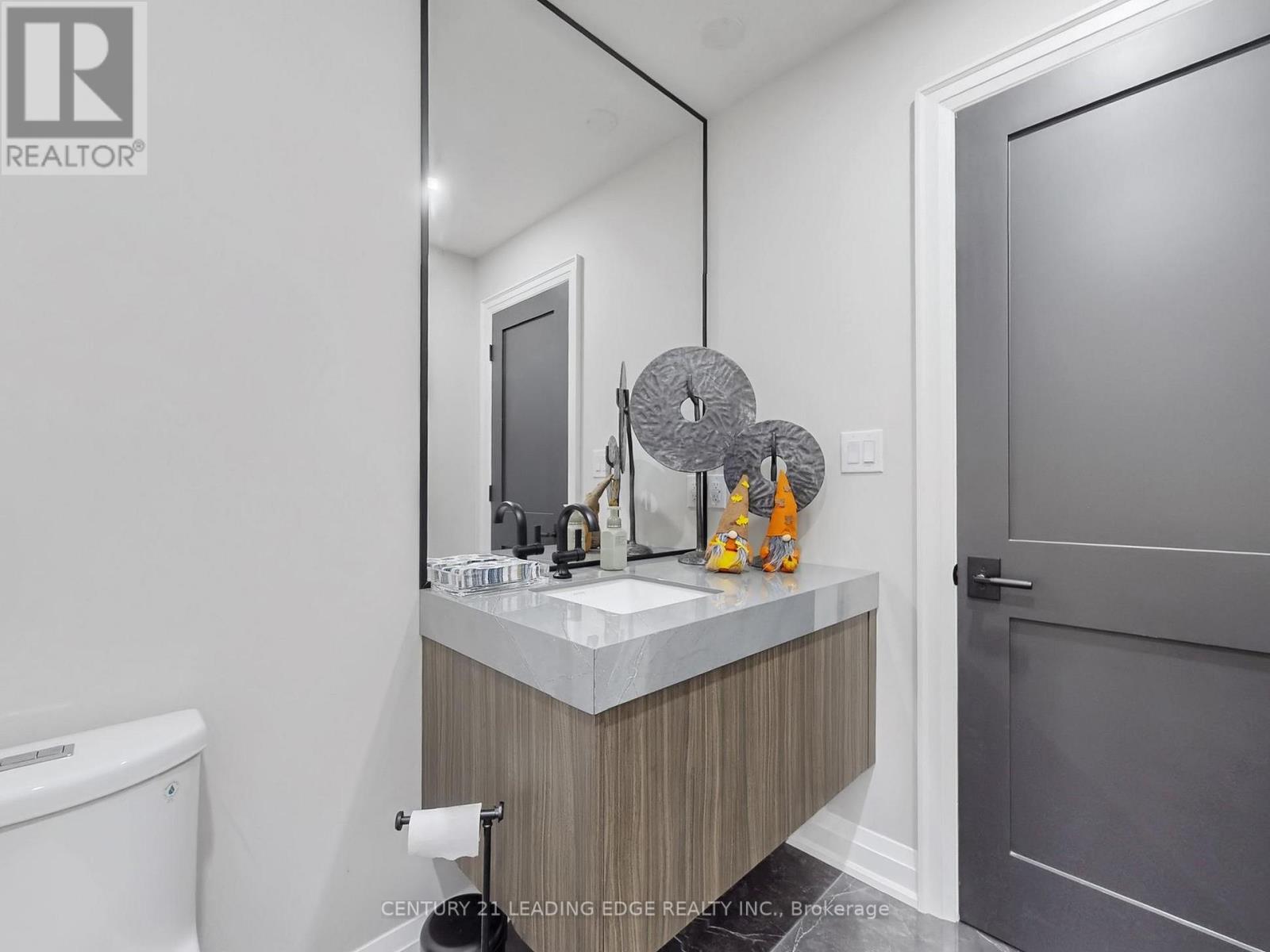 31 Naughton Drive, Richmond Hill, Ontario  L4C 4M6 - Photo 42 - N12462914