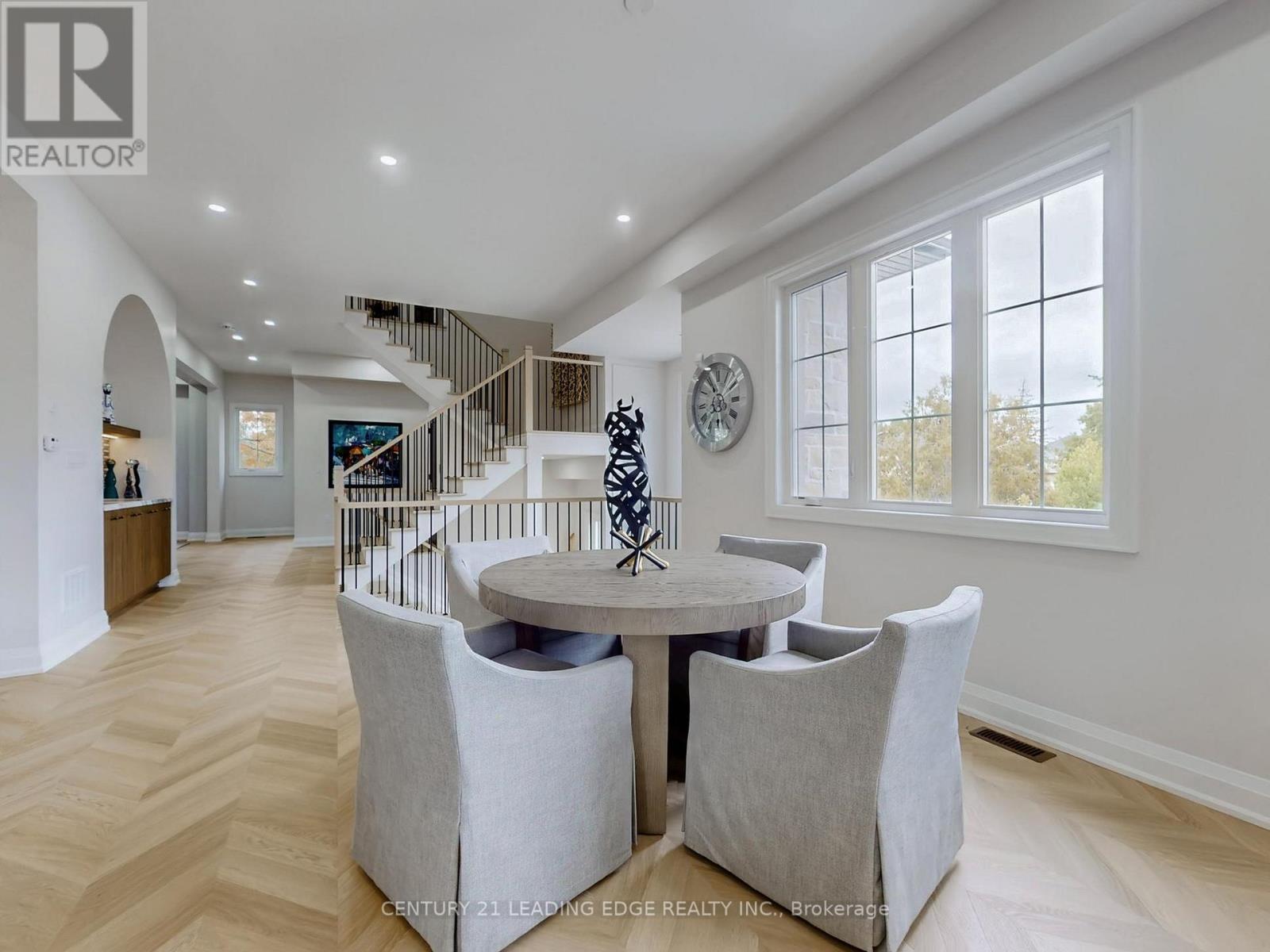 31 Naughton Drive, Richmond Hill, Ontario  L4C 4M6 - Photo 9 - N12462914