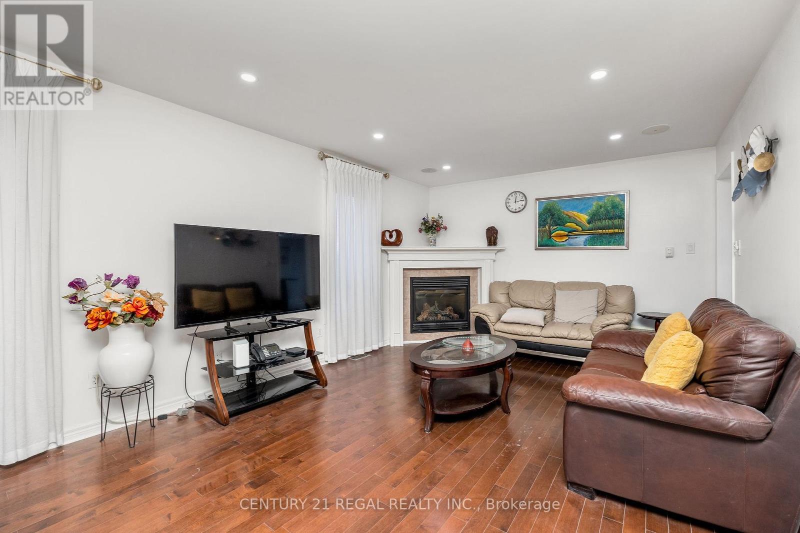 78a Kerfoot Crescent, Georgina, Ontario  L4P 4H2 - Photo 4 - N12462930