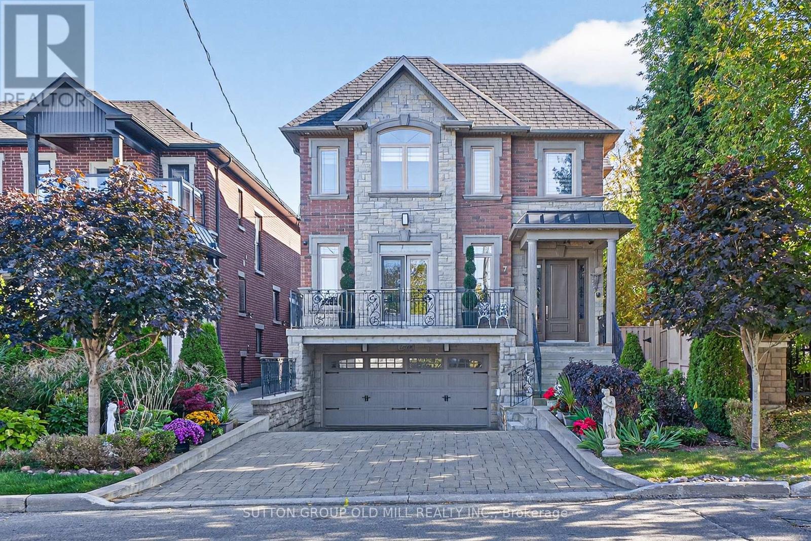7 COUSINS DRIVE, Aurora, Ontario