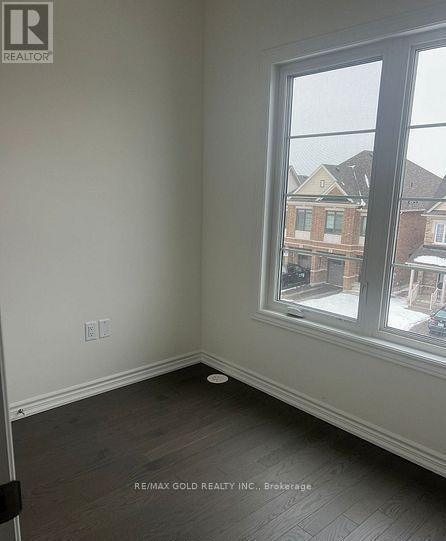 47 Montrose Boulevard, Bradford West Gwillimbury, Ontario  L3Z 4P1 - Photo 13 - N12462955