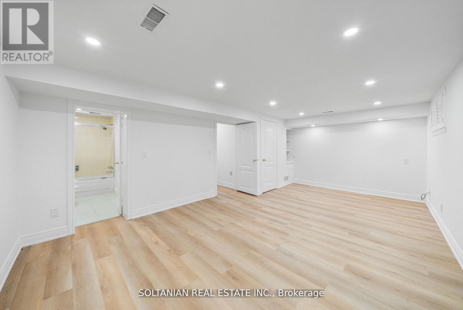24 Laureleaf Road, Markham, Ontario  L3T 2X5 - Photo 42 - N12463012