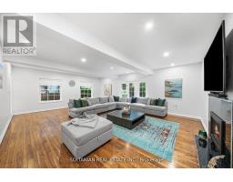 24 LAURELEAF ROAD, Markham, Ontario
