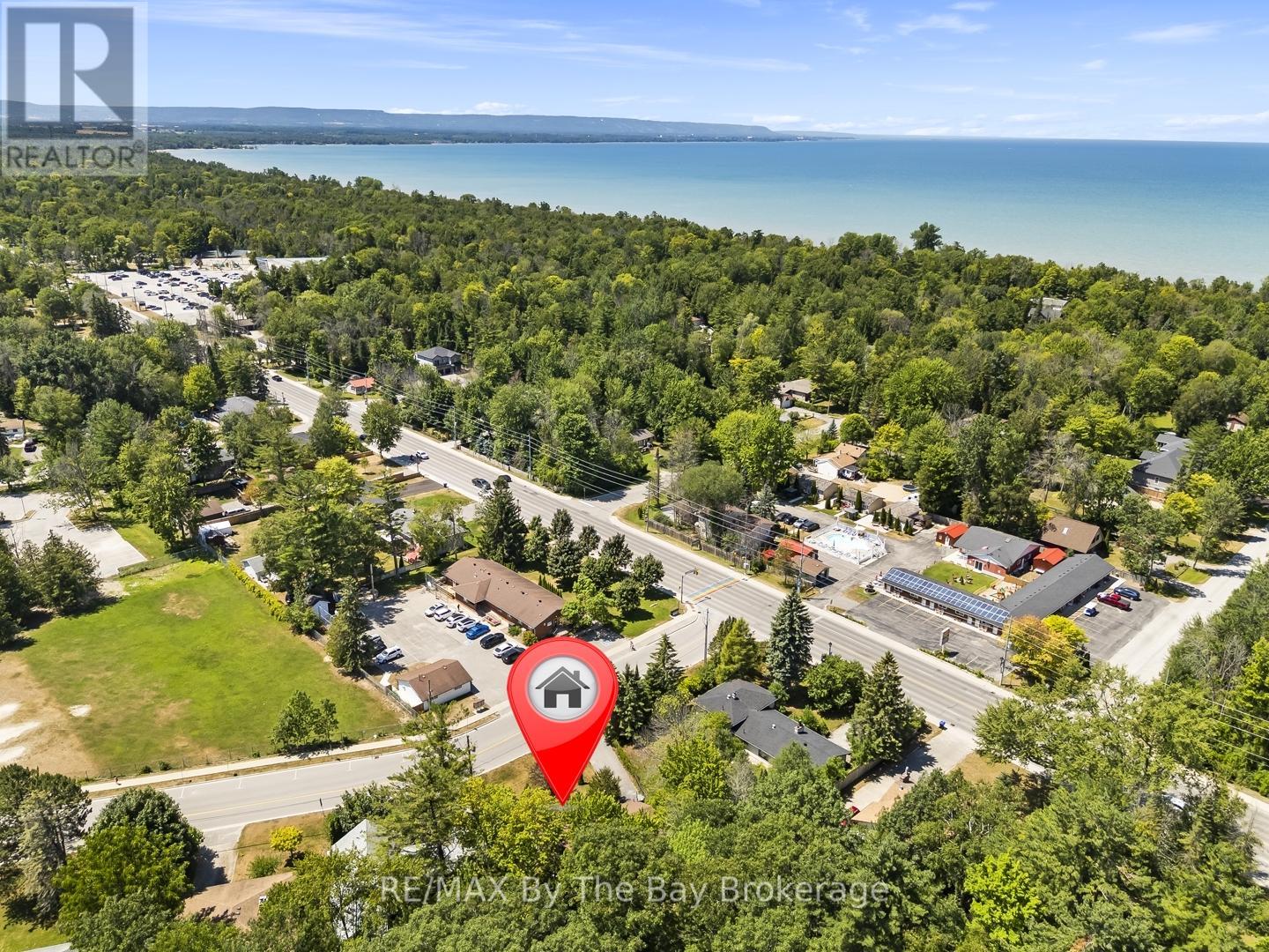 11 39th Street S, Wasaga Beach, Ontario  L9Z 1S2 - Photo 2 - S12307079