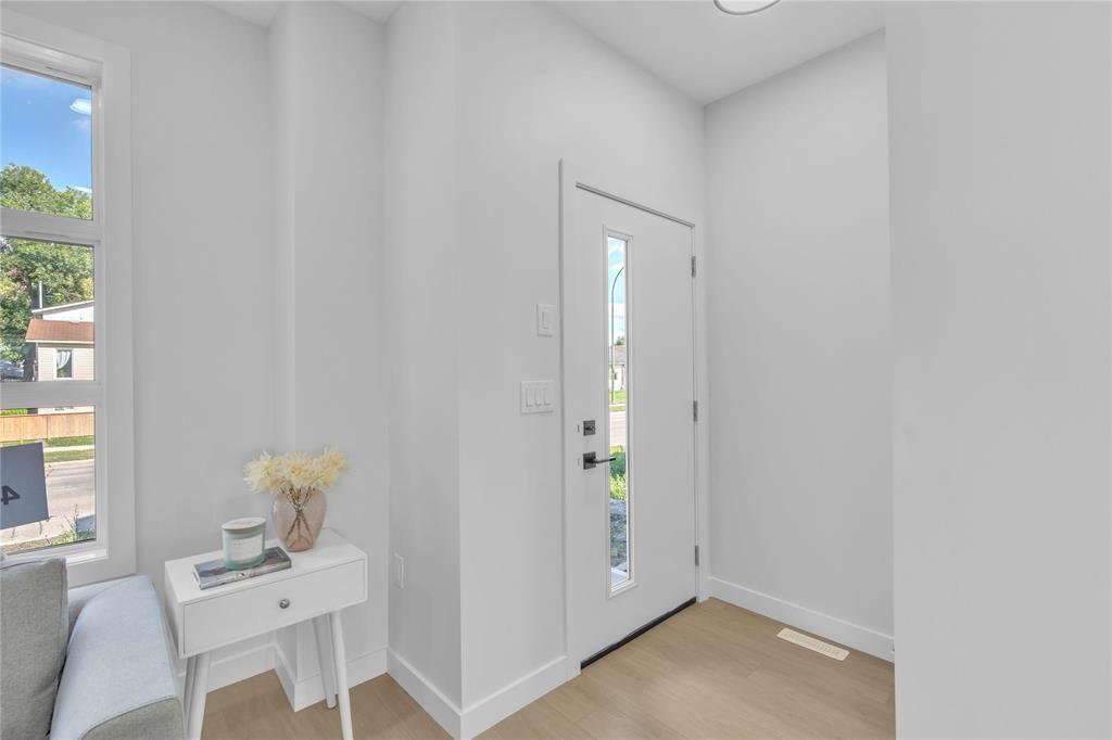 474 Ferry Road, Winnipeg, Manitoba  R3J 1W6 - Photo 11 - 202521093