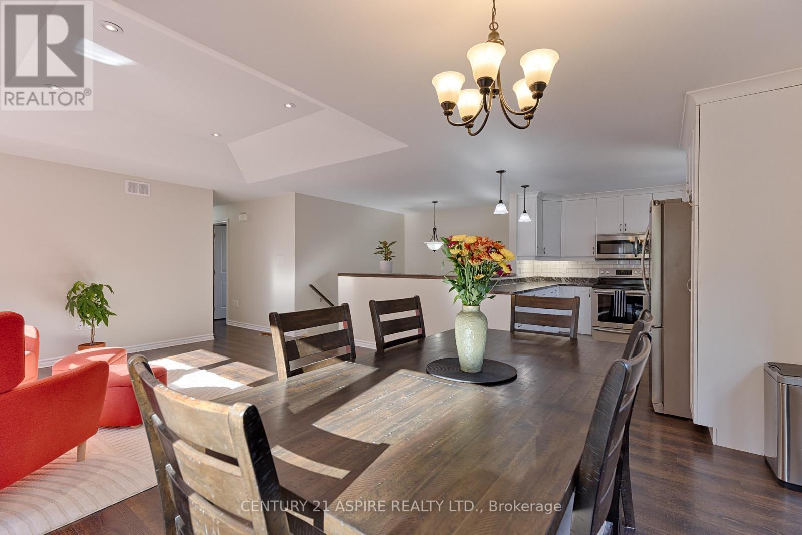 41 Dustin Drive, Petawawa, Ontario  K8H 0G3 - Photo 10 - X12461190