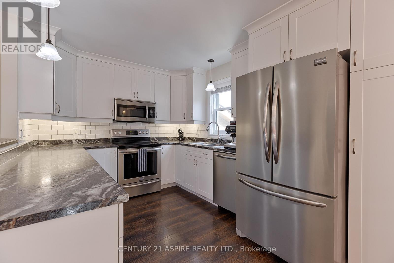 41 Dustin Drive, Petawawa, Ontario  K8H 0G3 - Photo 11 - X12461190