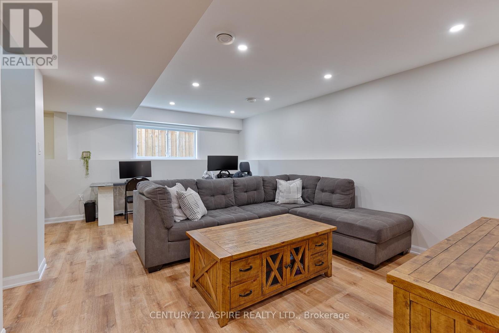 41 Dustin Drive, Petawawa, Ontario  K8H 0G3 - Photo 19 - X12461190