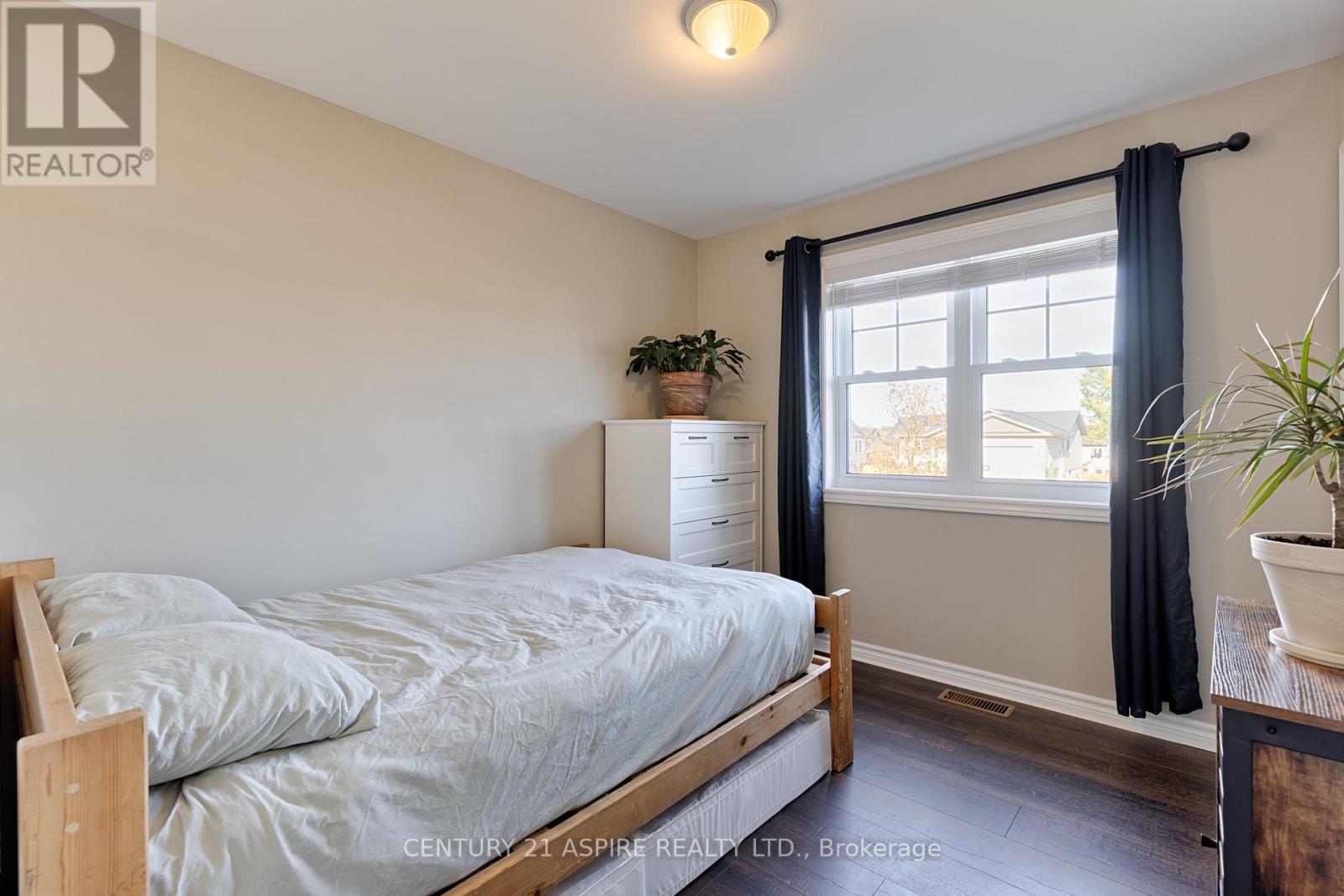 41 Dustin Drive, Petawawa, Ontario  K8H 0G3 - Photo 15 - X12461190