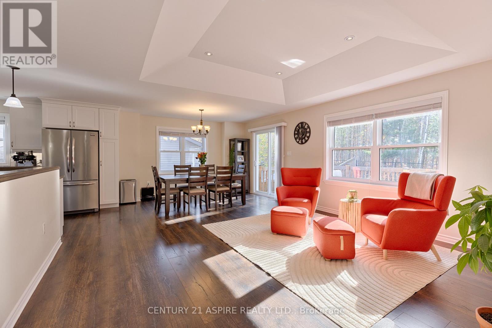 41 Dustin Drive, Petawawa, Ontario  K8H 0G3 - Photo 6 - X12461190
