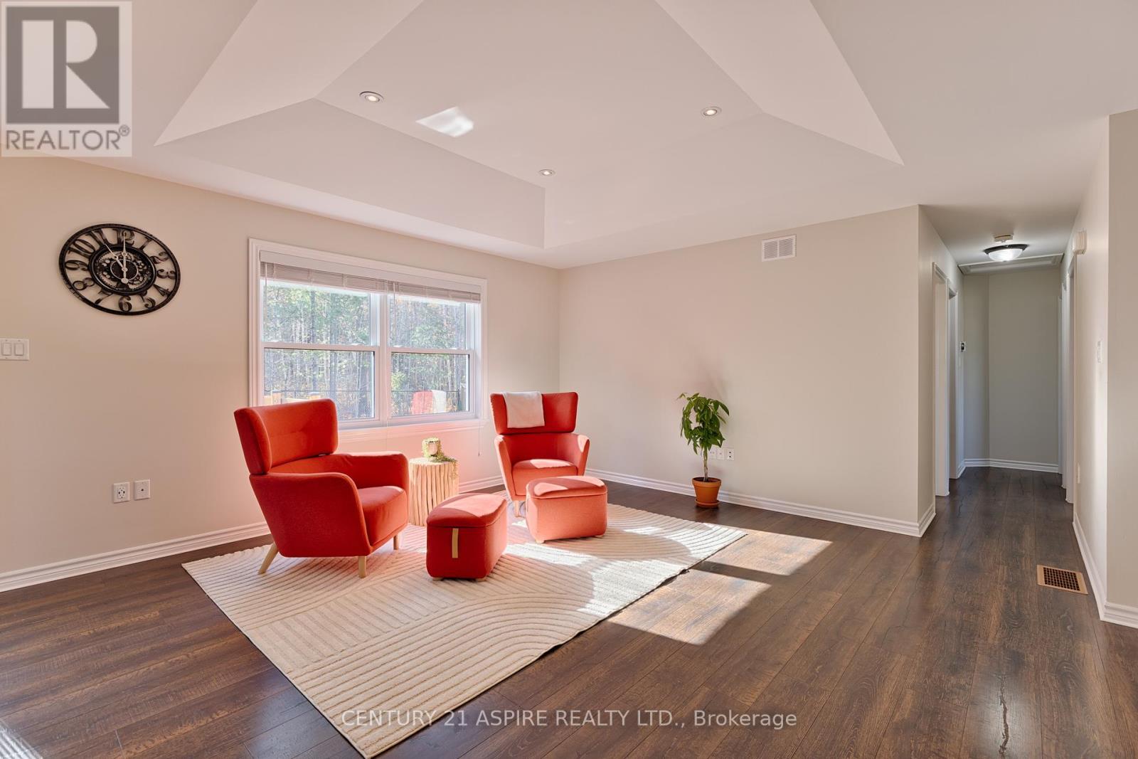 41 Dustin Drive, Petawawa, Ontario  K8H 0G3 - Photo 7 - X12461190