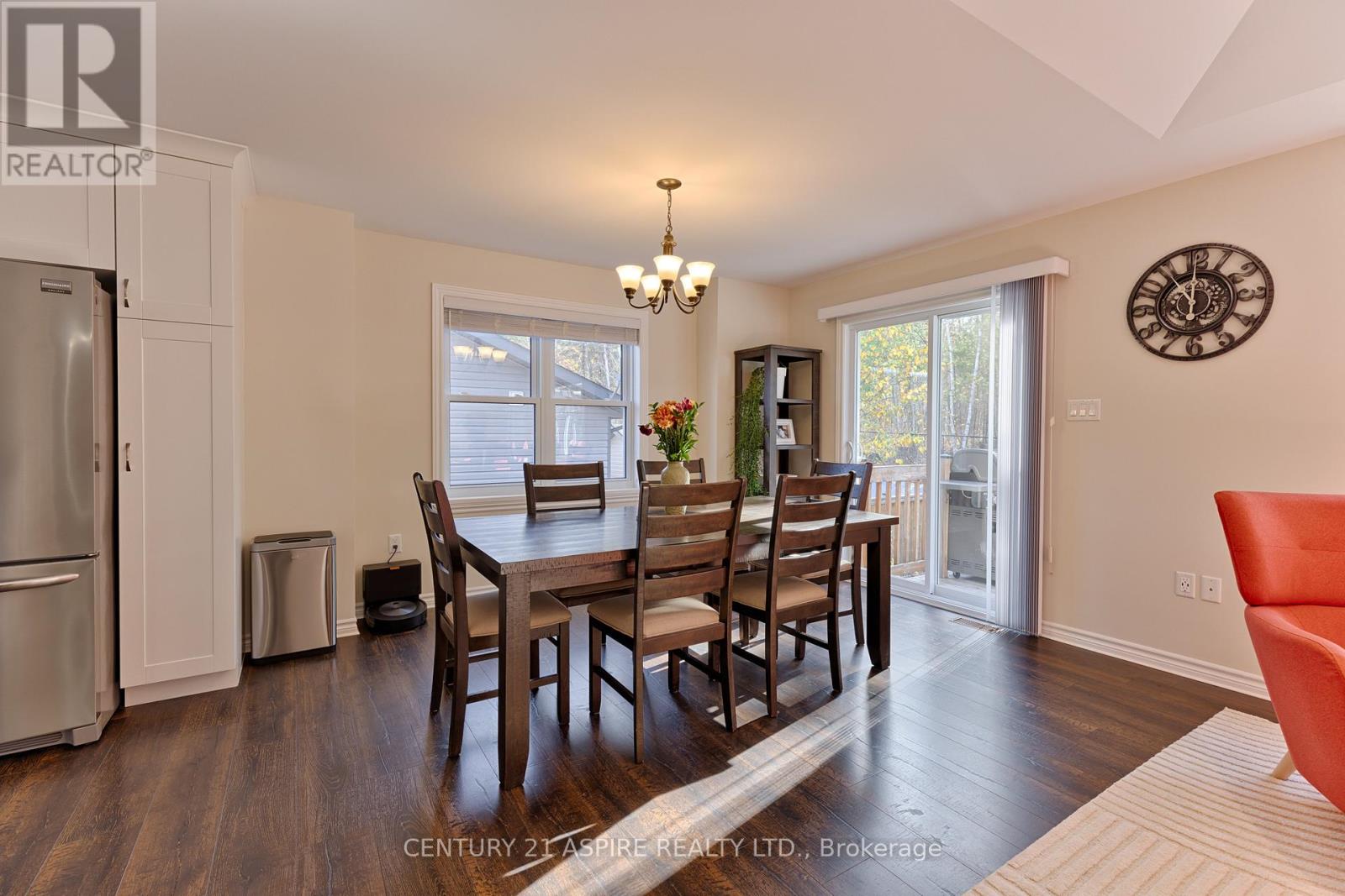 41 Dustin Drive, Petawawa, Ontario  K8H 0G3 - Photo 8 - X12461190