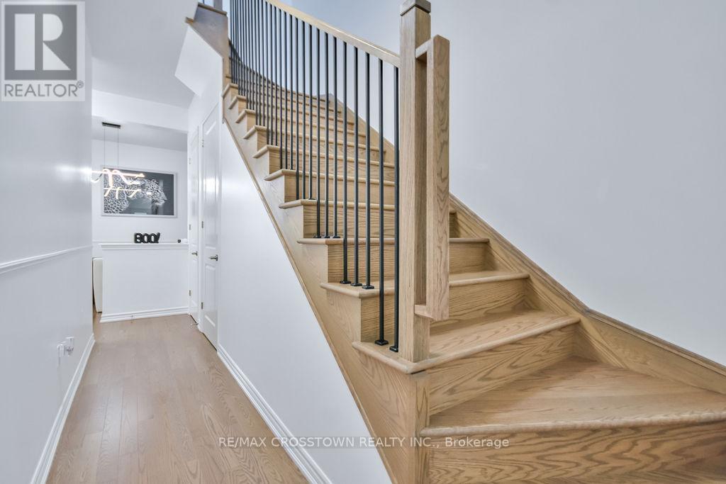 104 Shepherd Drive, Barrie, Ontario  L9S 2Z4 - Photo 5 - S12462834