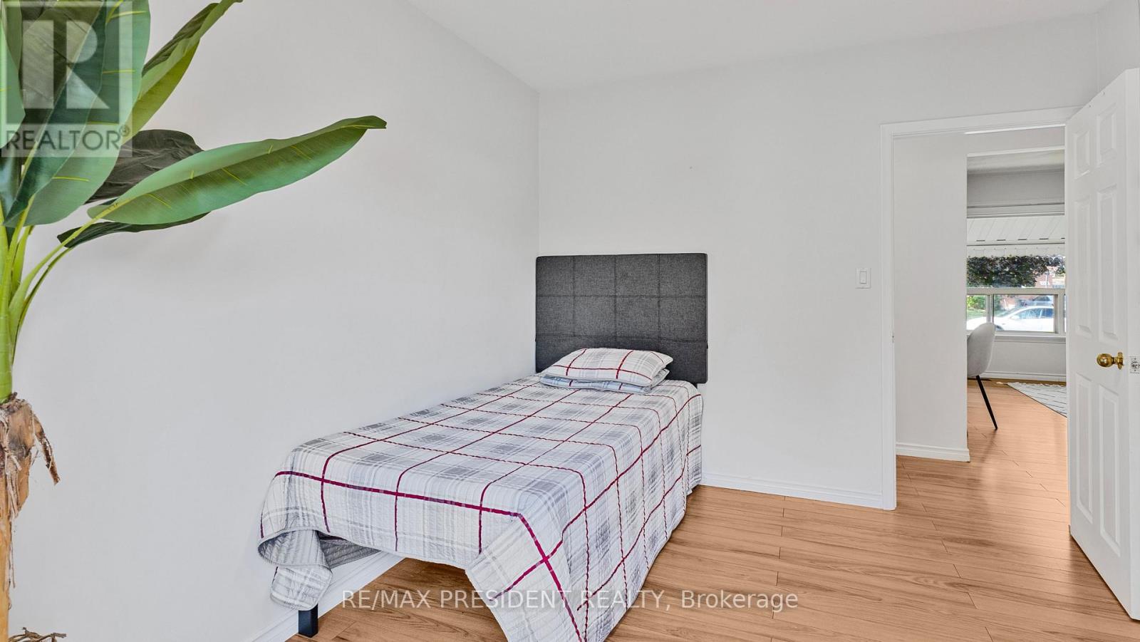 163 Prince Charles Drive, Halton Hills, Ontario  L7G 3W1 - Photo 11 - W12462763