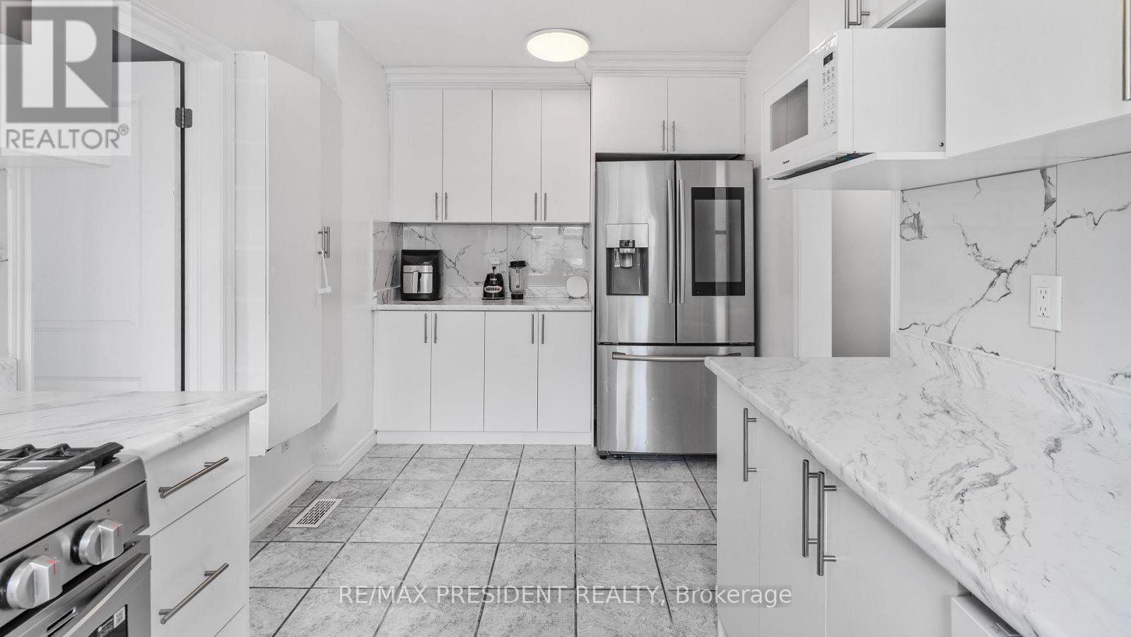 163 Prince Charles Drive, Halton Hills, Ontario  L7G 3W1 - Photo 7 - W12462763