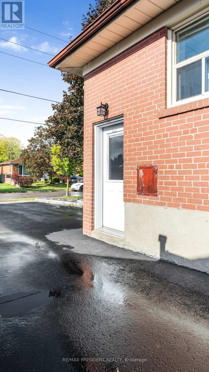163 Prince Charles Drive, Halton Hills, Ontario  L7G 3W1 - Photo 16 - W12462763