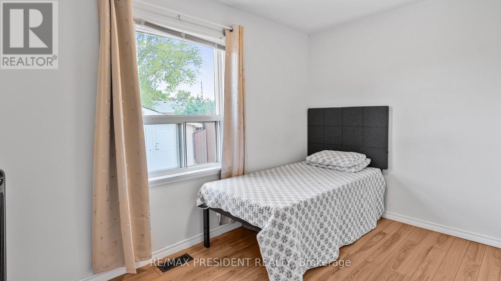 163 Prince Charles Drive, Halton Hills, Ontario  L7G 3W1 - Photo 13 - W12462763
