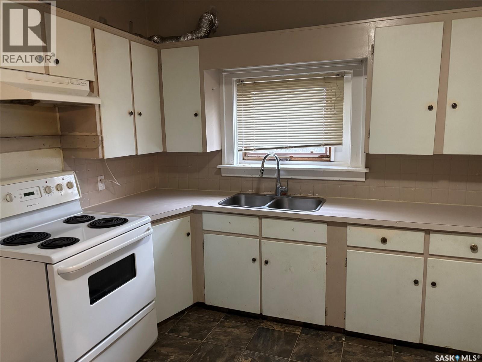 824 Cartier Avenue, Moose Jaw, Saskatchewan  S6H 1M1 - Photo 5 - SK012255