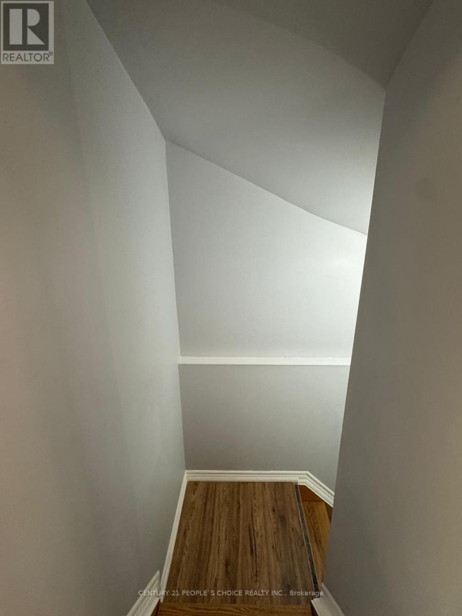 Bsmt - 7179 Terragar Boulevard, Mississauga, Ontario  L5N 7L9 - Photo 6 - W12462890
