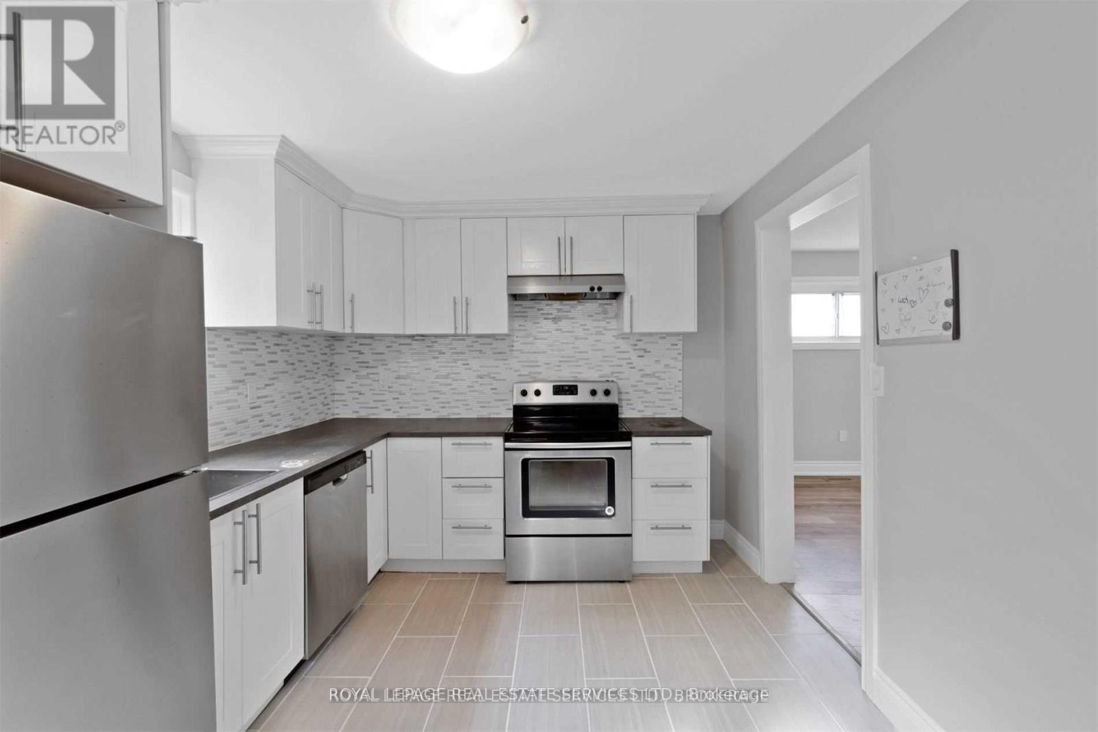 20 Thirty Second Street, Toronto, Ontario  M8W 3G4 - Photo 14 - W12462910
