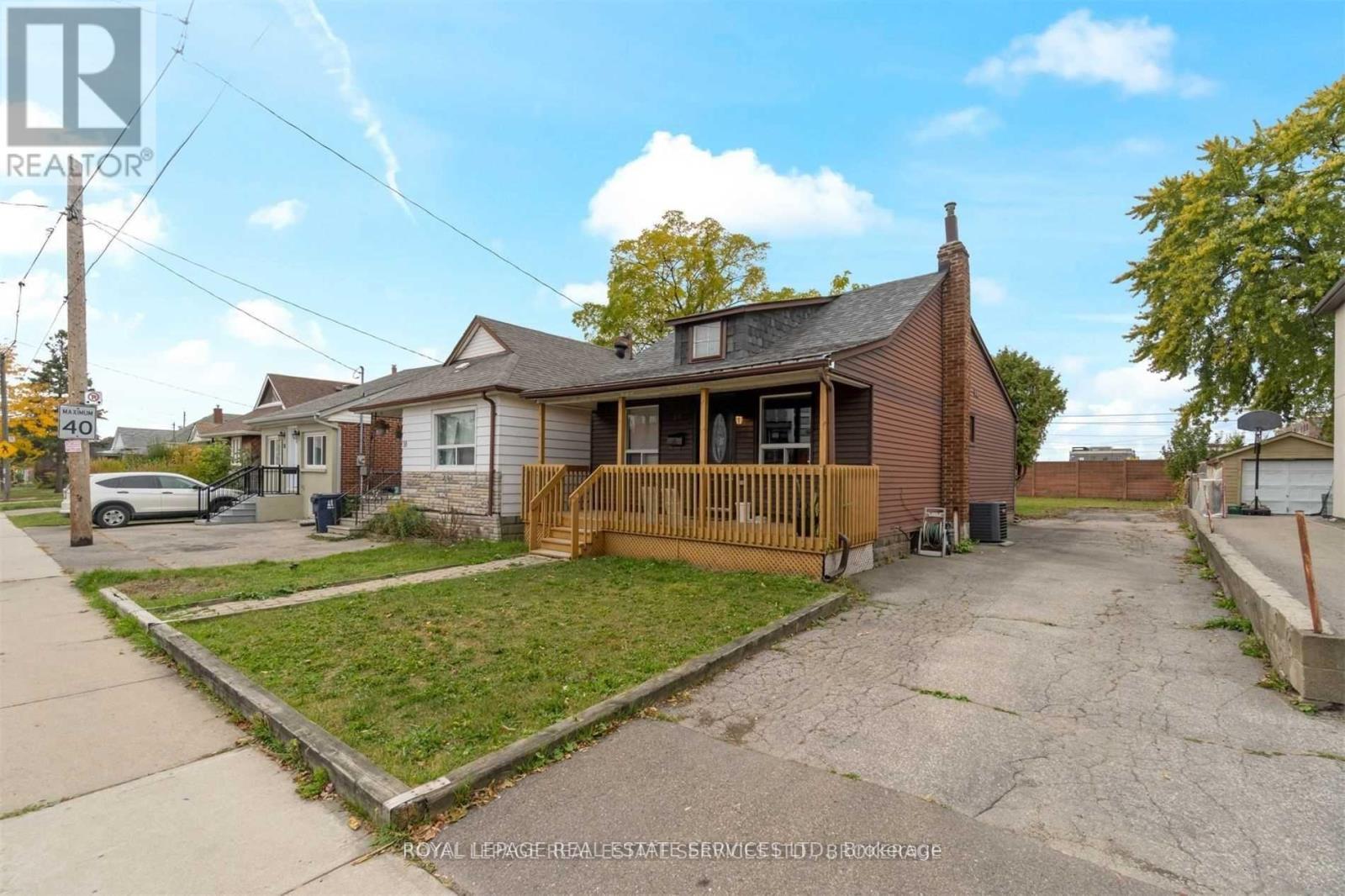 20 Thirty Second Street, Toronto, Ontario  M8W 3G4 - Photo 2 - W12462910