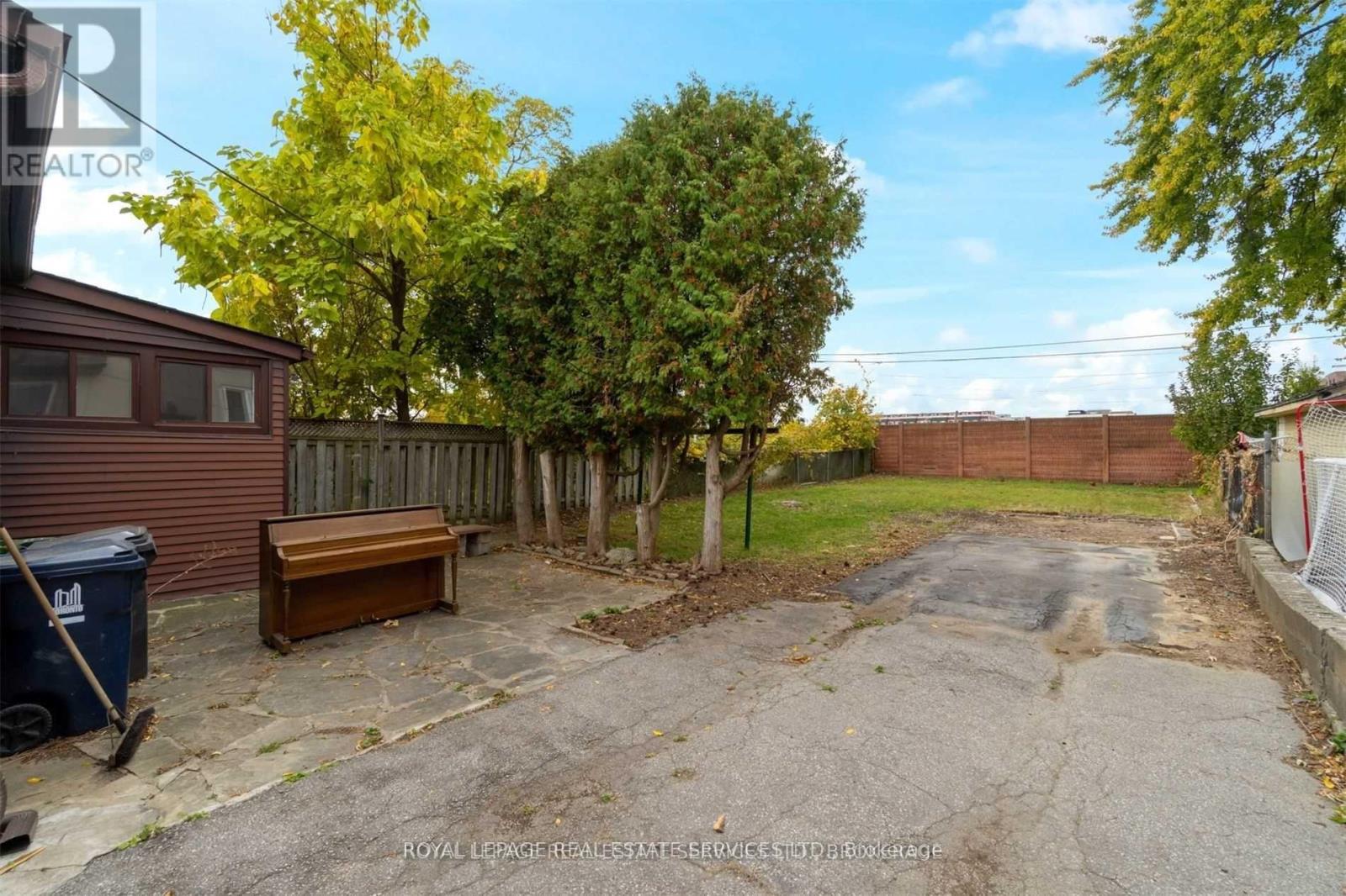 20 Thirty Second Street, Toronto, Ontario  M8W 3G4 - Photo 20 - W12462910