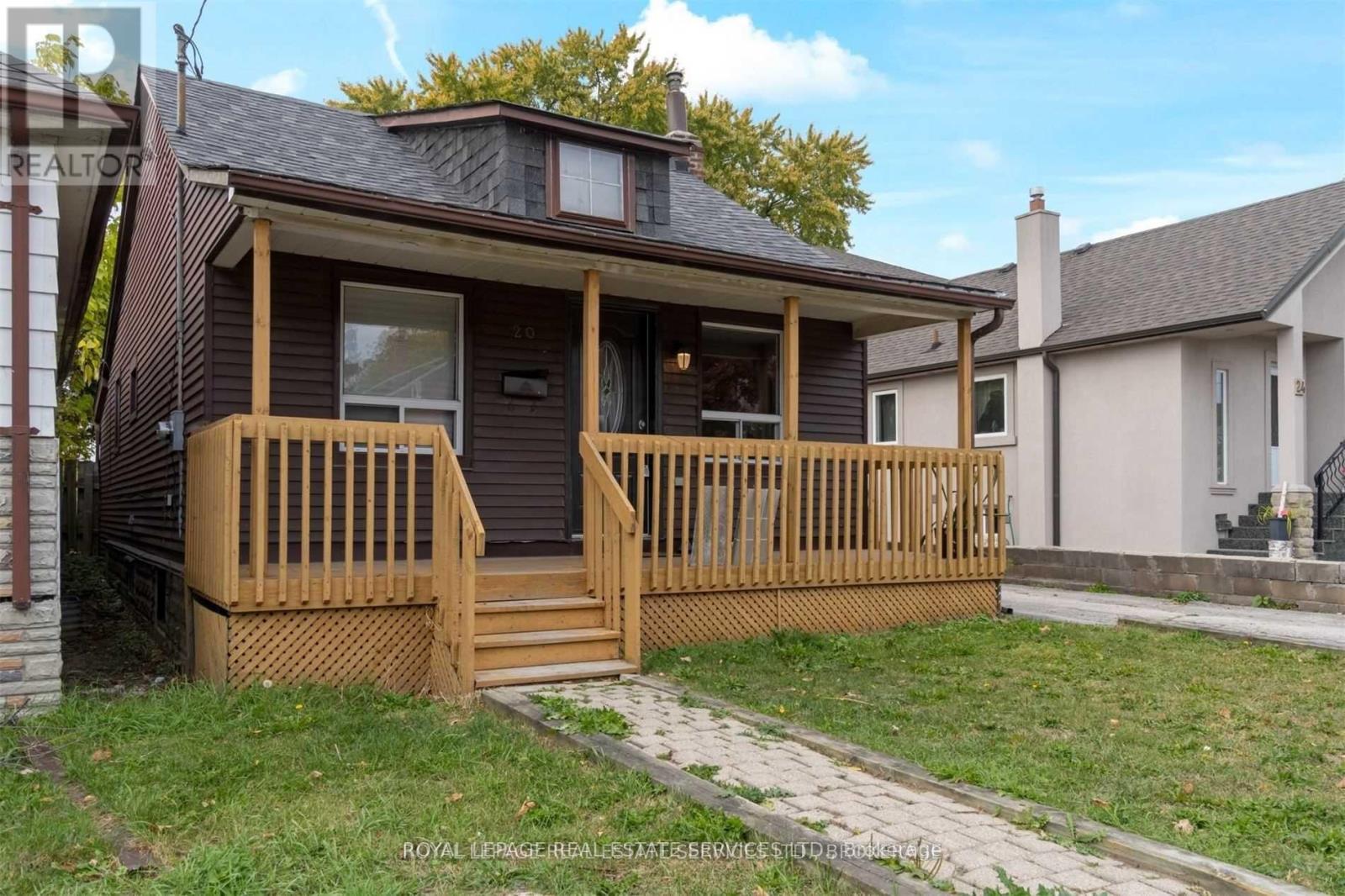 20 Thirty Second Street, Toronto, Ontario  M8W 3G4 - Photo 3 - W12462910