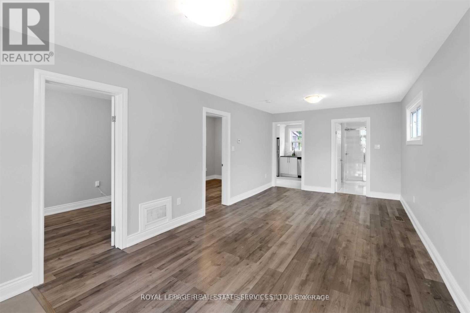 20 Thirty Second Street, Toronto, Ontario  M8W 3G4 - Photo 5 - W12462910