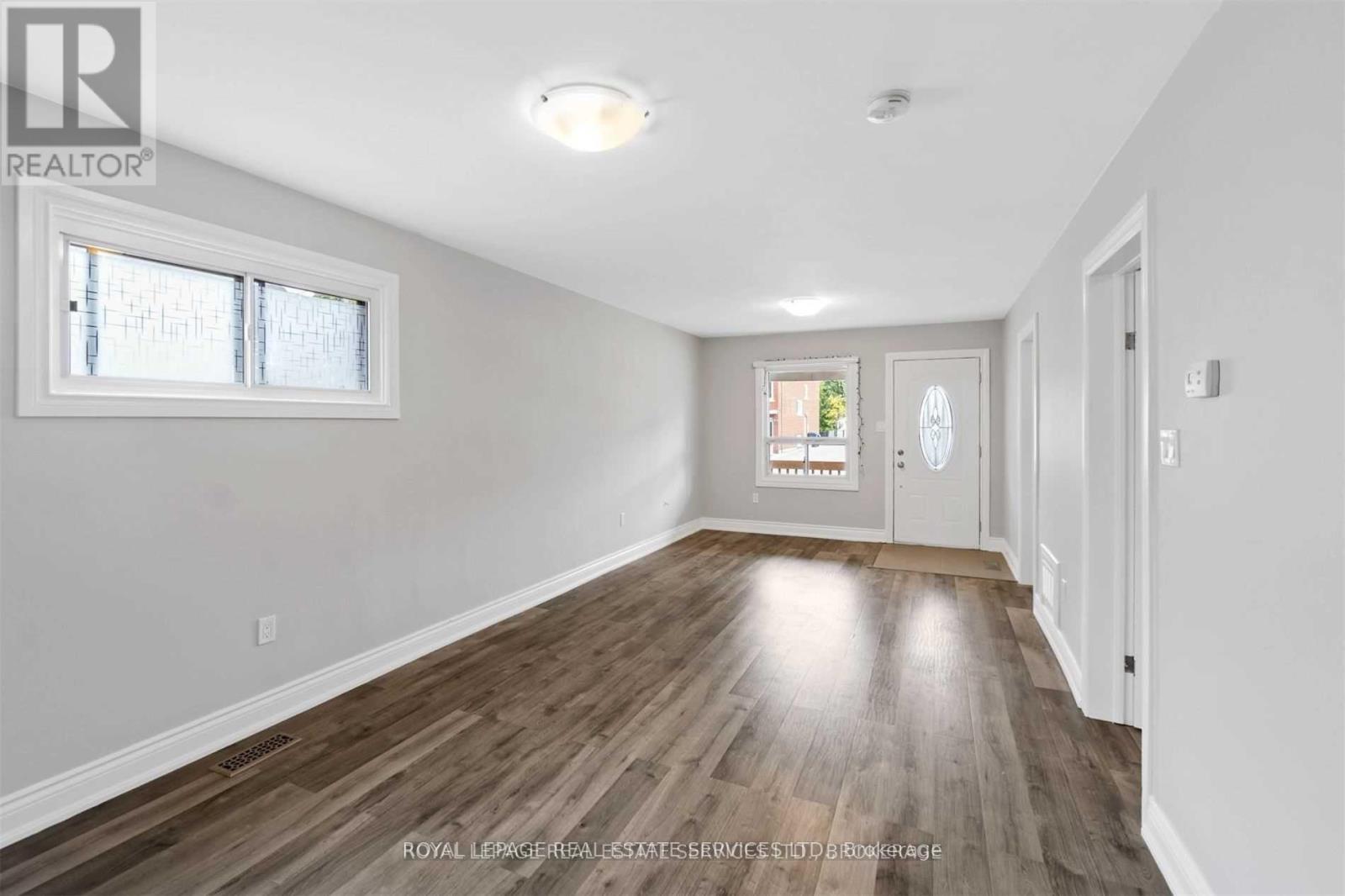 20 Thirty Second Street, Toronto, Ontario  M8W 3G4 - Photo 6 - W12462910