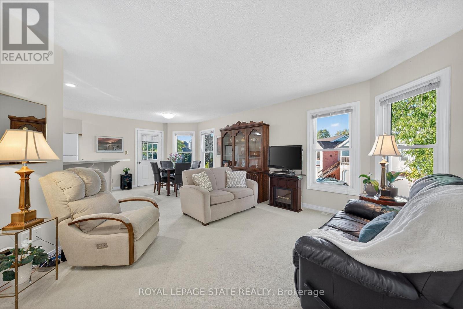 301 - 1210 Thorpe Road, Burlington, Ontario  L7S 2G7 - Photo 11 - W12462912