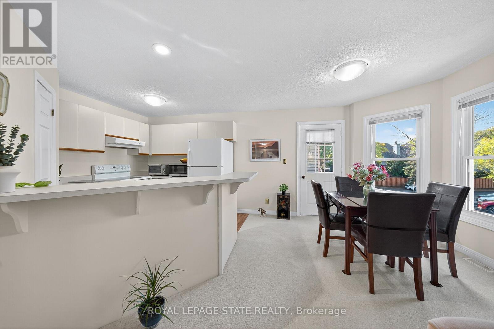 301 - 1210 Thorpe Road, Burlington, Ontario  L7S 2G7 - Photo 15 - W12462912